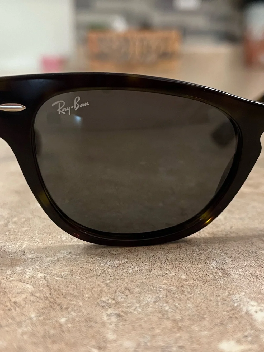 Ray-Ban Laramie tortoise sunglasses - Picture 9 of 16